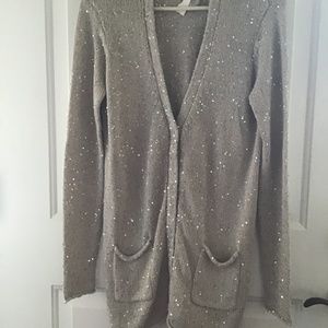 NWT MICHAEL STARS TAUPE SEQUIN ROLL HEM SWEATER. 2
